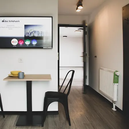 Schlafwerk Stuttgart-nord -self-check In - Keine Rezeption-lowbudget-cashless 3*